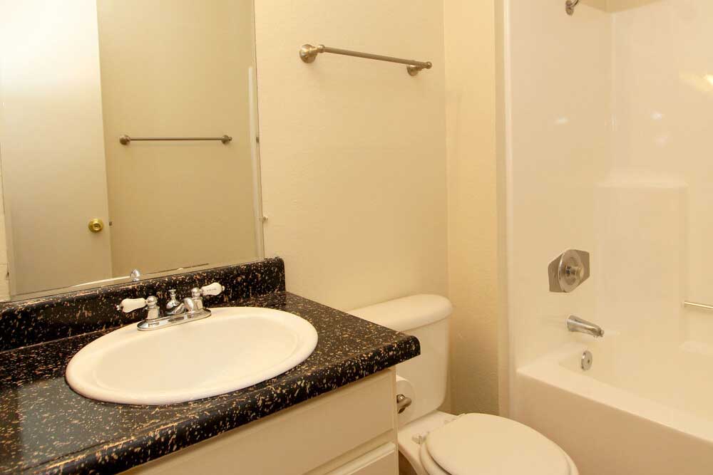 Bonita Court Apartment Guest Bathroom