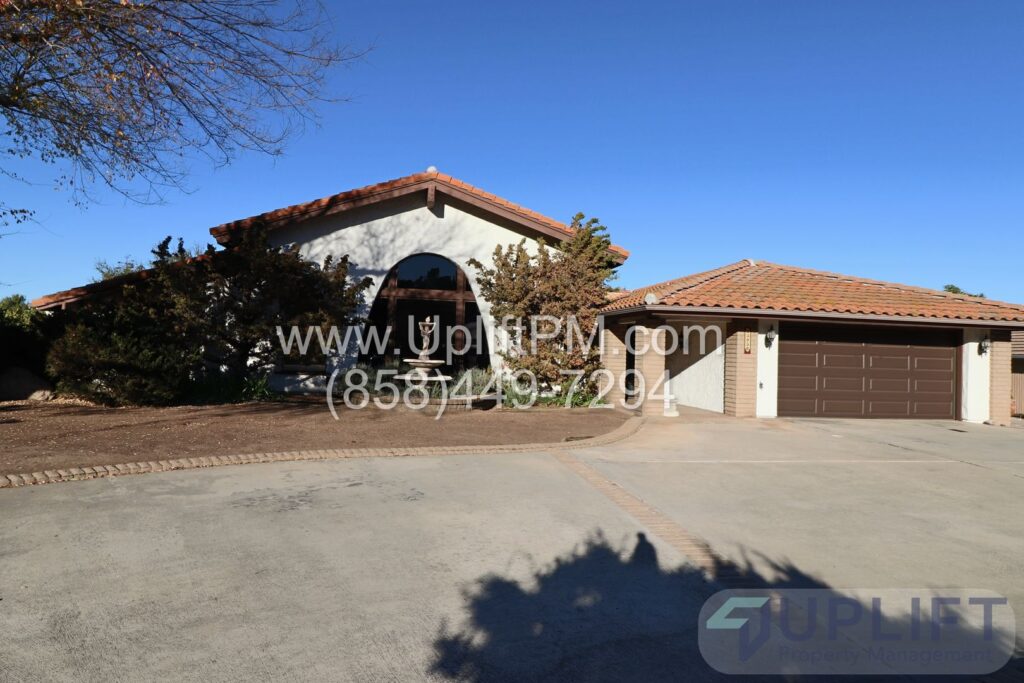Spanish Style 3 Bedroom, 3 Bathroom House in the Estates of Ramona