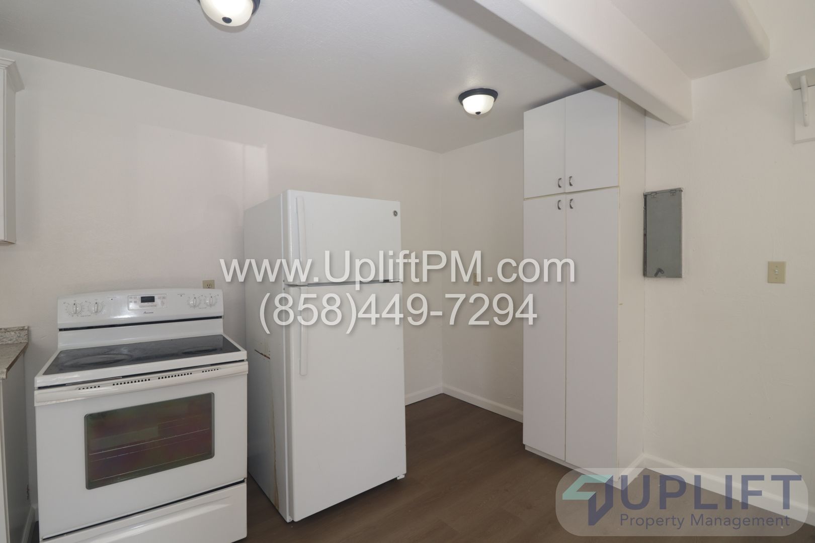 1 Bath 1 Bedroom – Large Unit 900 square feet
