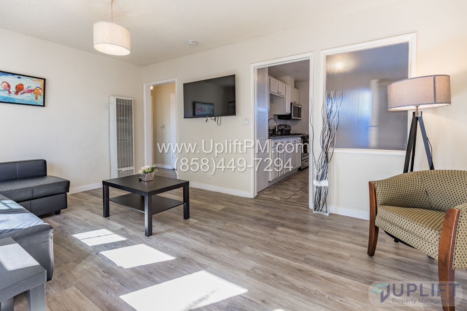 2 Bed, 1 Bath Apartment With Parking in Fox Canyon