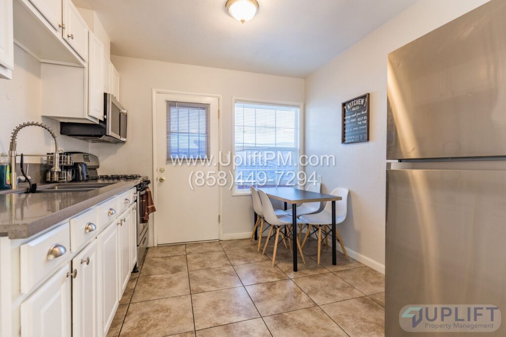 2 Bed, 1 Bath Apartment With Parking in Fox Canyon