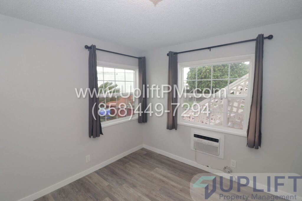 2 Bed, 1 Bath Apartment With Parking in Fox Canyon