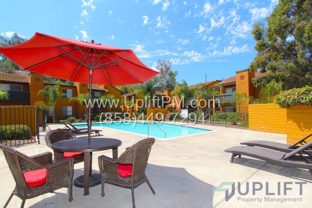 1 Bedroom 1 Bathroom – Modern Upgrades and Wood-Like Flooring