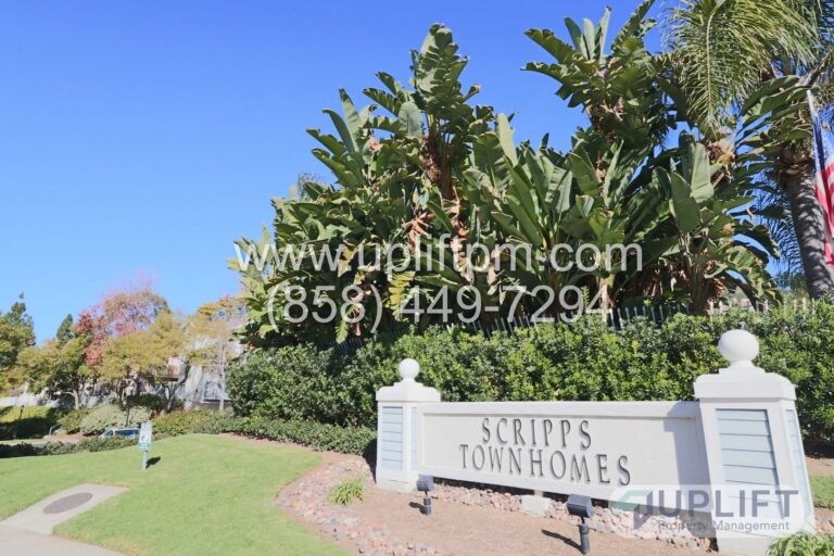 2 Bed, 2.5 Bath Townhome w/ Central HVAC, Laundry Provided, and Community Ammenities