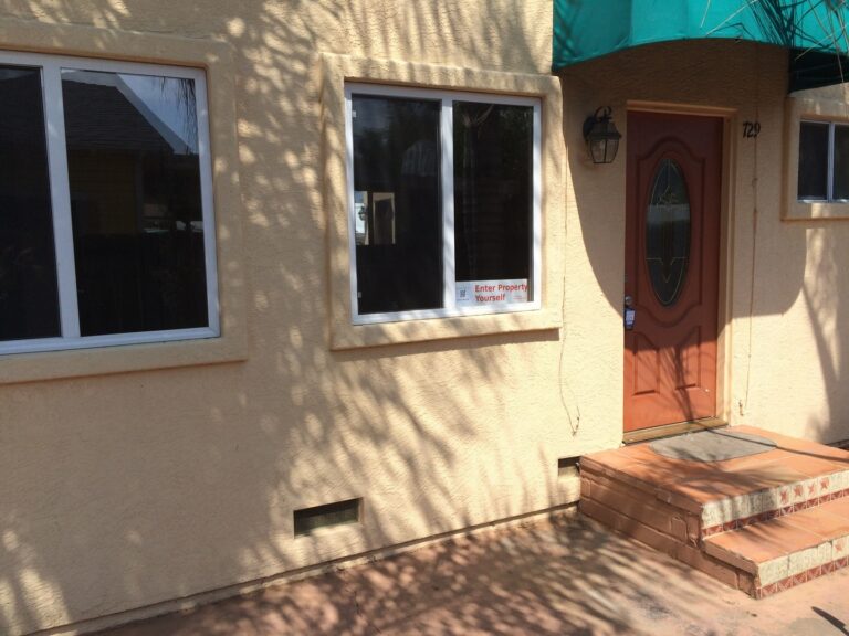 2 Bed, 1 Bath Apartment w/ Parking Space